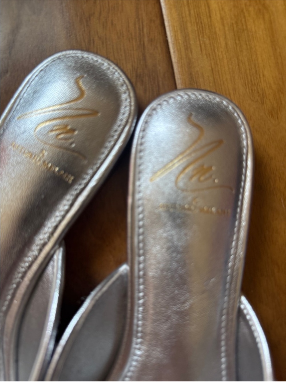 NWT Antonio Melani & The Nat Note Estrella Textured Ornamented Bow Dress Mules - Picture 7 of 9